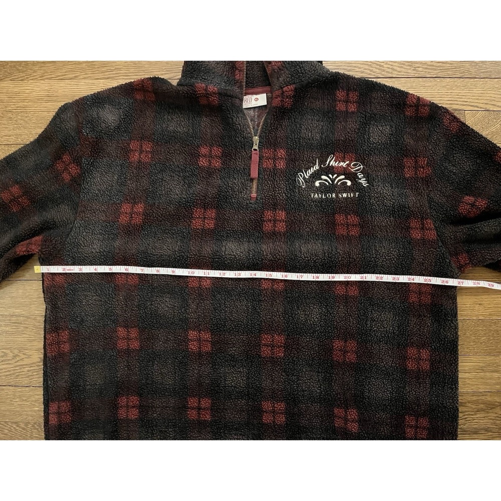 Taylor Swift Size XL Fleece Plaid Shirt Days Jacket Quarter Zip Red TV Sweater - Picture 4 of 6